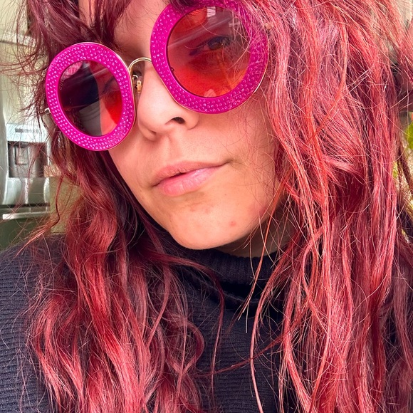 Gucci Pink around Rhinestone Sunglasses - Picture 3 of 7